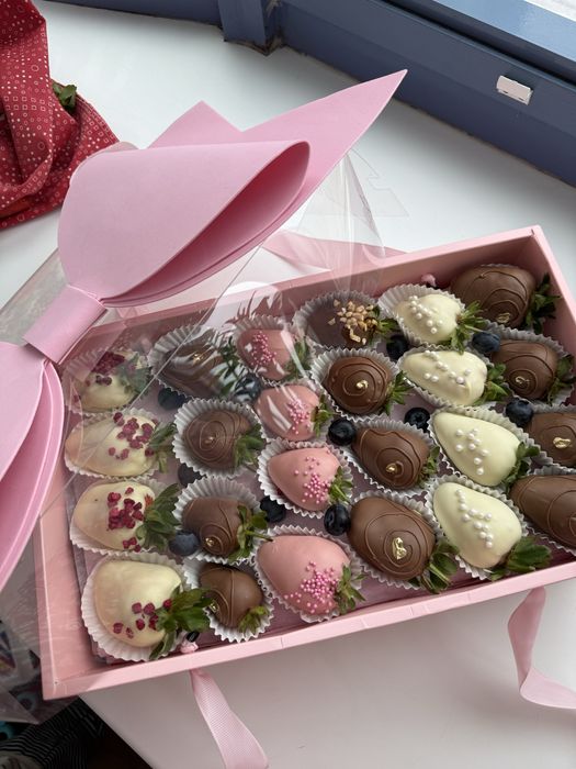 Клубника в шоколаде Астана