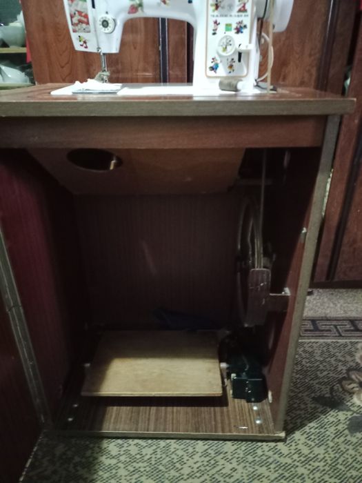 Швейная машинка Чайка-142 М