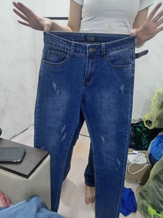 Джинсы стильные новые