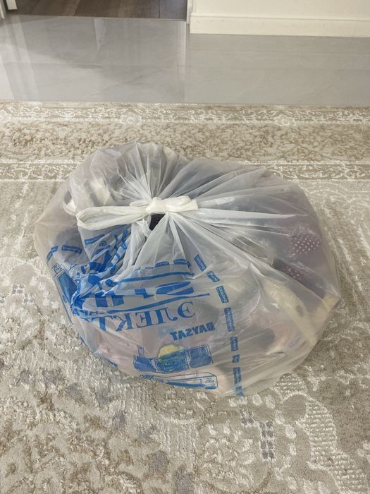 Отдам целый пакет детской обуви