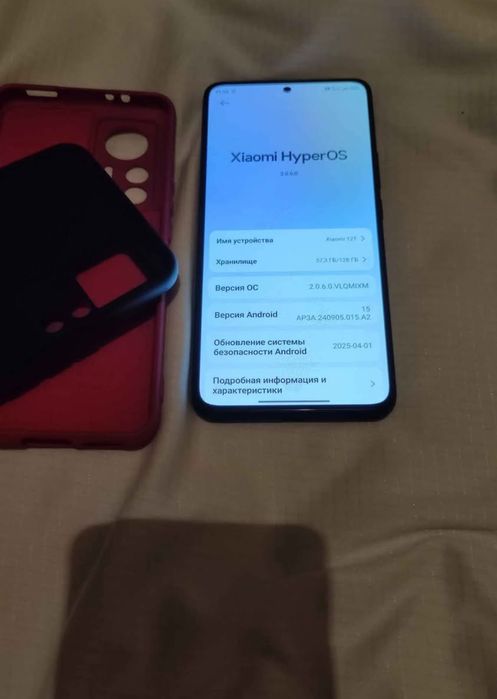 Xiaomi 12T, Moto razr 40,