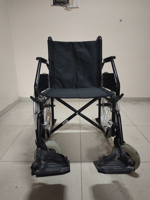 Продам инвалидную коляску