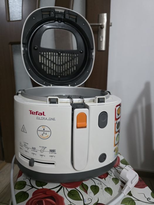 Friteuză cu ulei  Tefal !