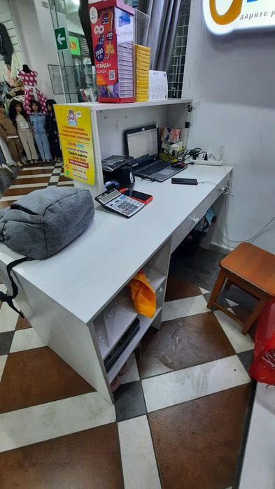 Продам торговое оборудование.