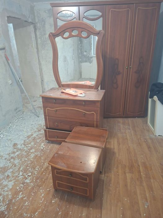 Спальная гарнитура продается