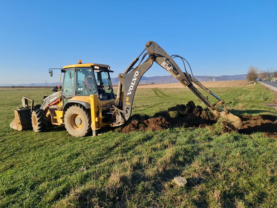 Inchiriez buldo excavator, camion, miniexcavator, excavator