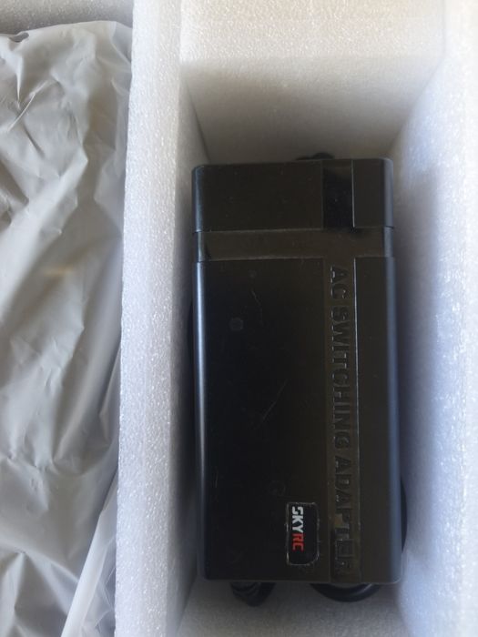 Професионално смарт зарядно устройство и анализатор SkyRC MC3000