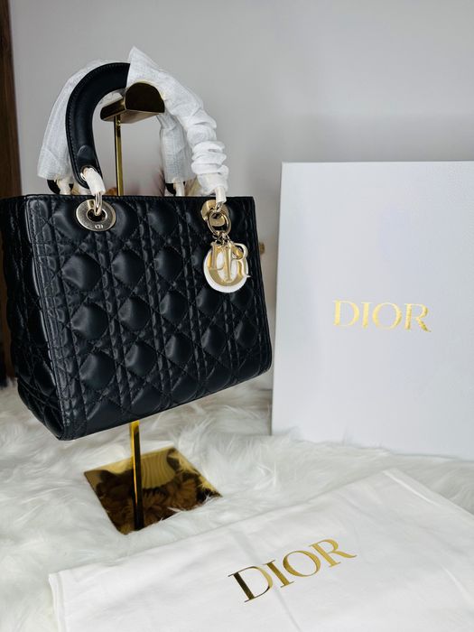 Geanta Lady Dior Medium piele naturala 100%, prezentare completa
