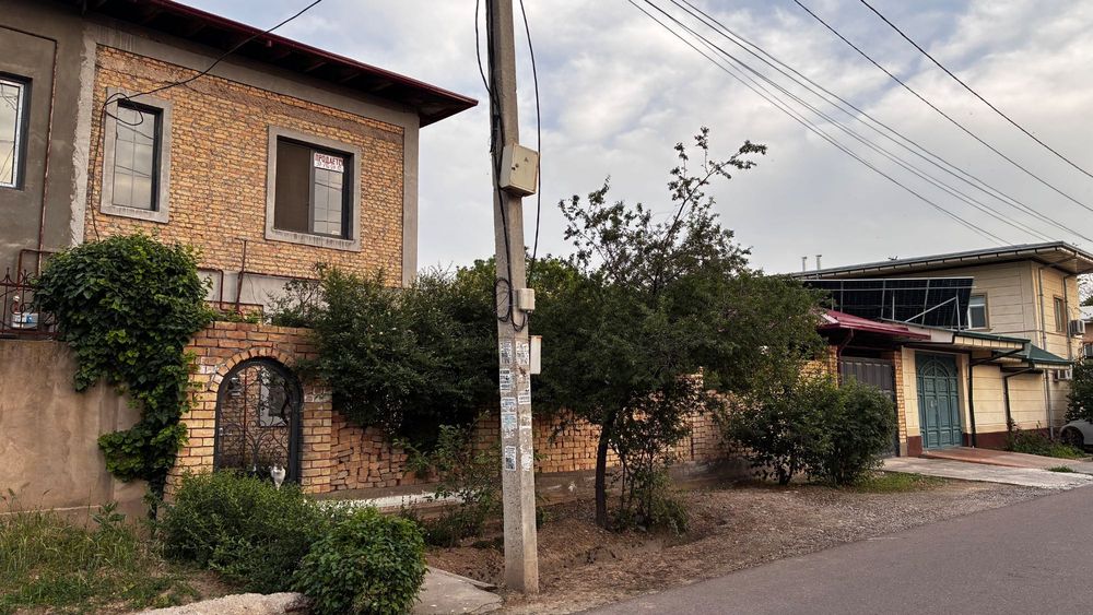 Продается коттедж в поселке Улугбек