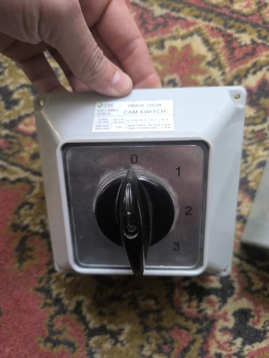 Продам Переключатель фаз ручной