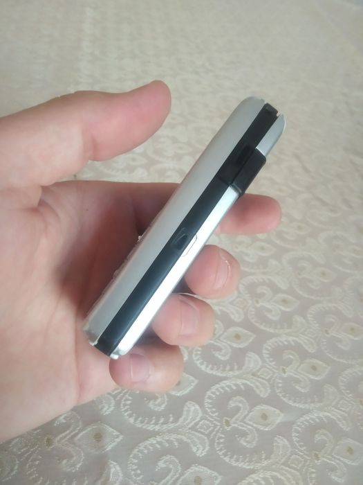 Nokia 6230i sotladi rodnoy