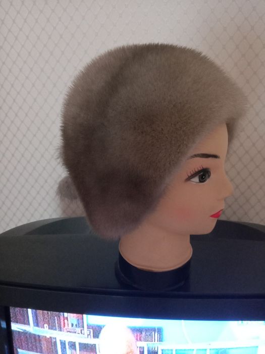 Продам женскую шапку