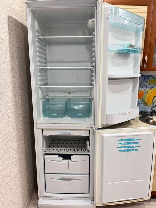 Продам холодильник б/у в хорошем состоянии