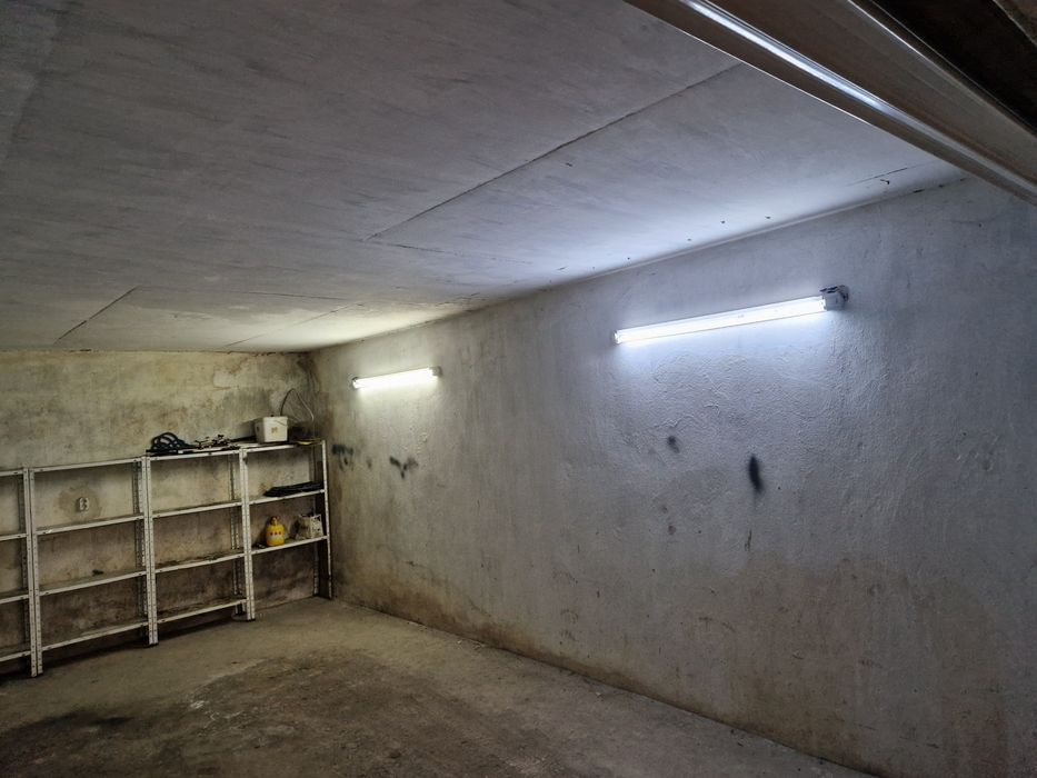 Отдавам под наем гараж в центъра на  Велико Търново-24кв.