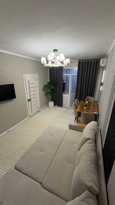 Продается укомплектованная квартира на Чиланзаре 19 квартл