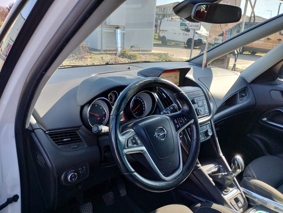 Vând auto Opel Zafira