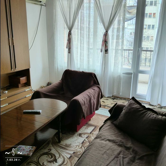 Продавам тристаен апартамент