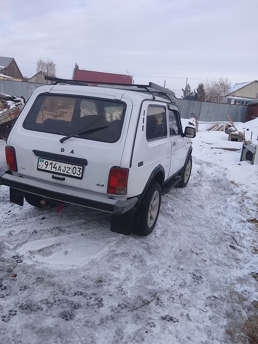 Машына нива 21214