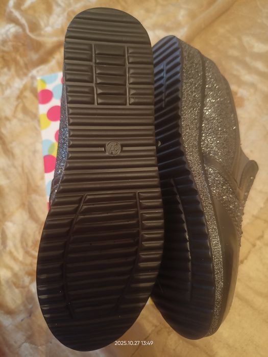 Продам туфельки на девочку