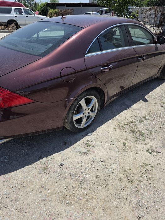 Mercedes 320 cls 2007  265000km în stare bună de funcționare cutie viteze automata  funcționează foarte bine  mașina poate fi testată  merge bine