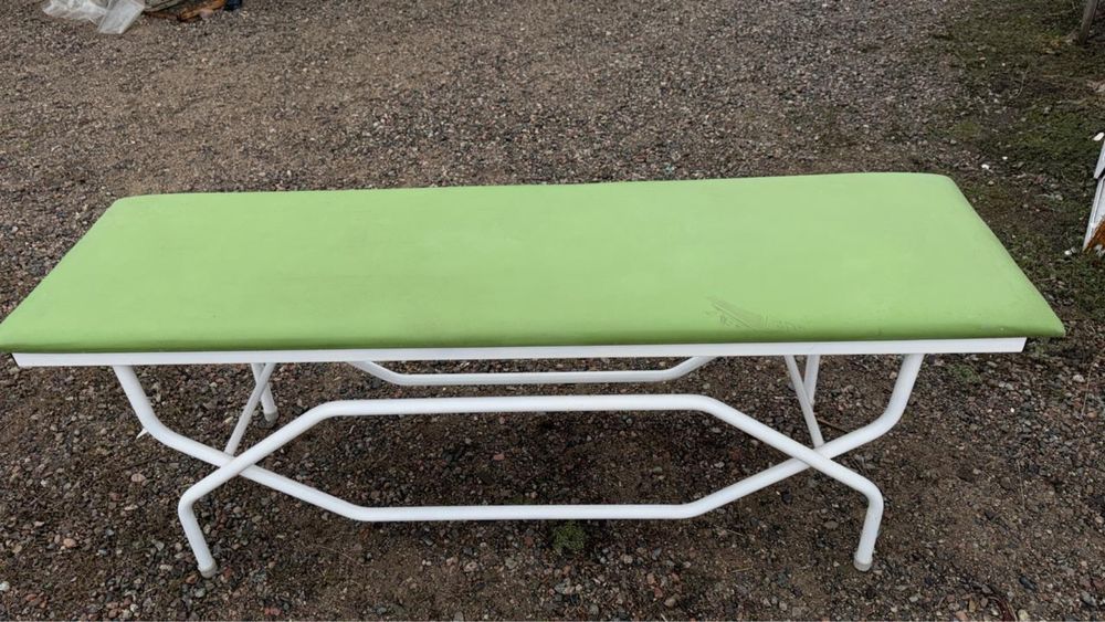 Кушетка в хорошем состоянии