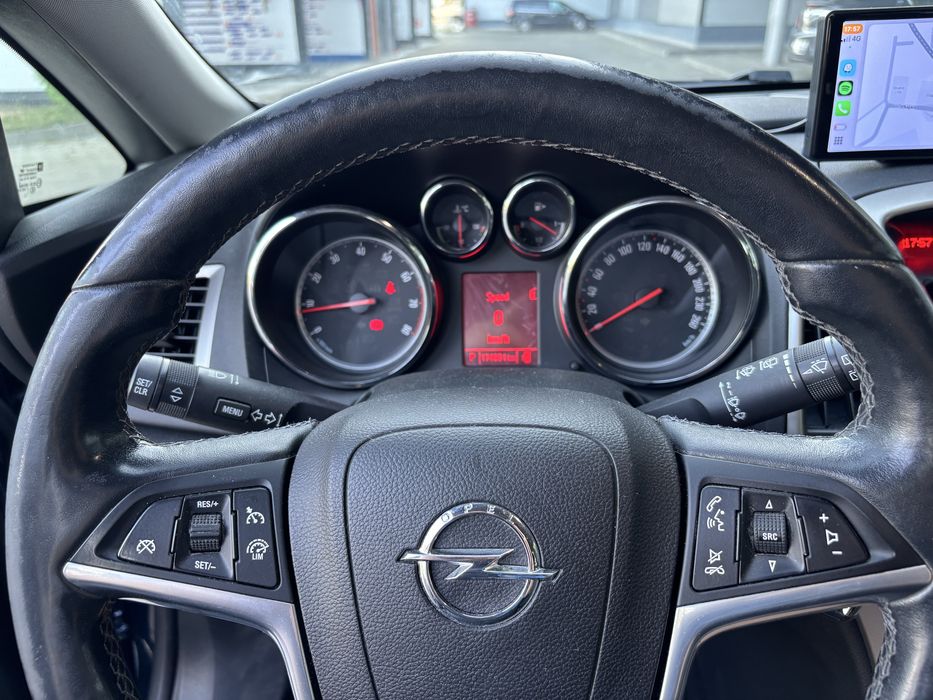 Opel astra J  , Cutie Automata