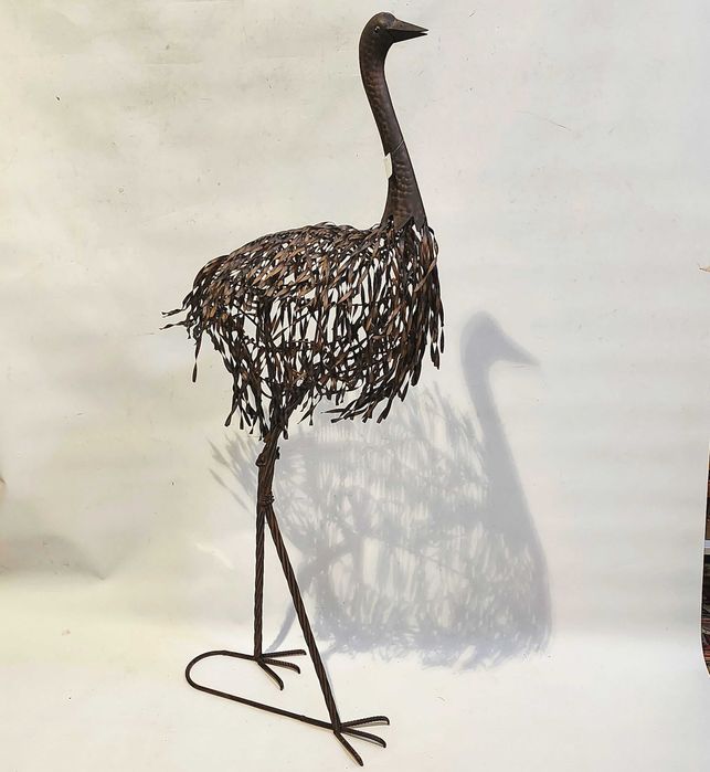 Комплект метални скулптури „Ему“