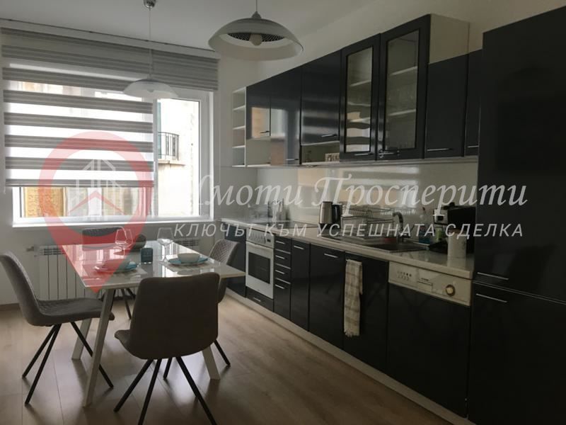 Дава се под наем Четиристаен апартамент в София, Център - 130 кв.м за 1450 € - Снимка #1