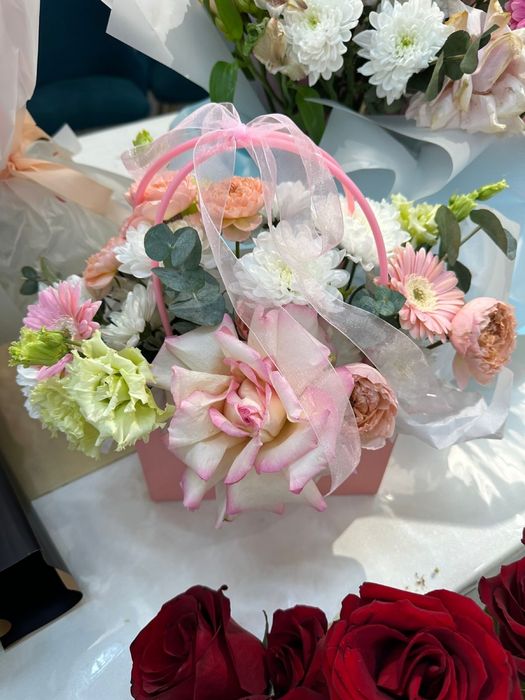 Продам все цветы за 2000 тг