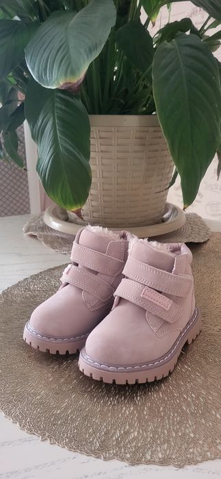 Продам ботиночки для девочки