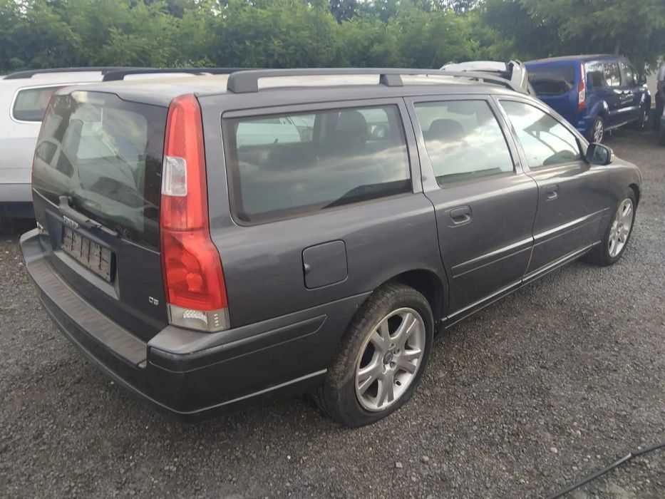 Dezmembrez Volvo V70  an 2008 motor 2.4 euro 4 Automat