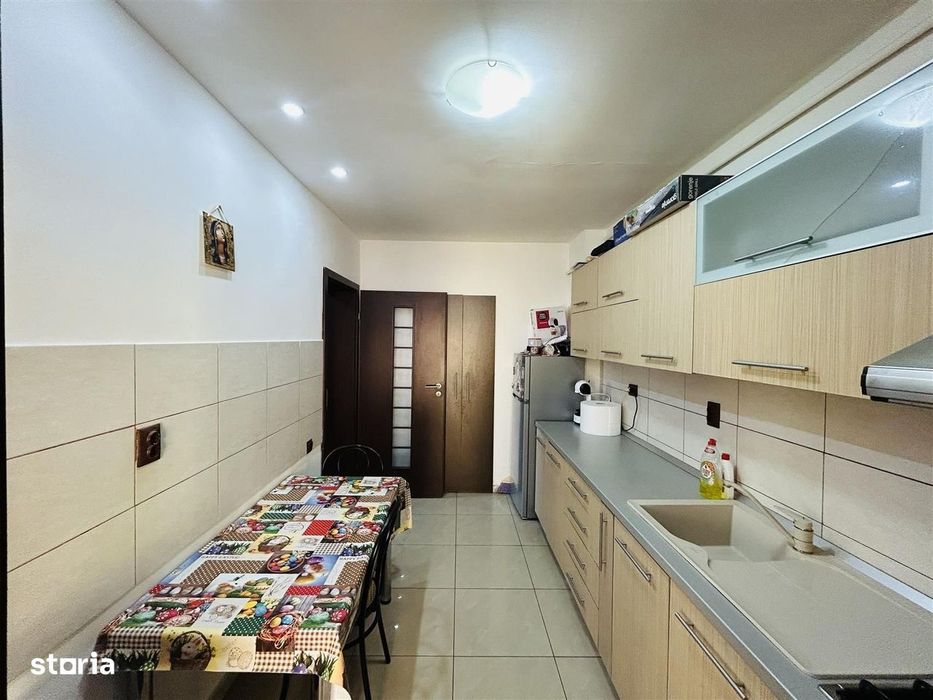 Apartament 2 camere decomandat, balcon 10 mp, mobilat si utilat — fotografia 3