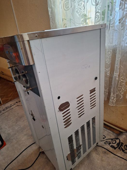 Марожный аппарат Фризер