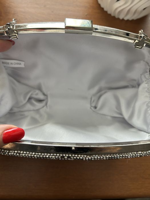 Продается сумка вечерняя