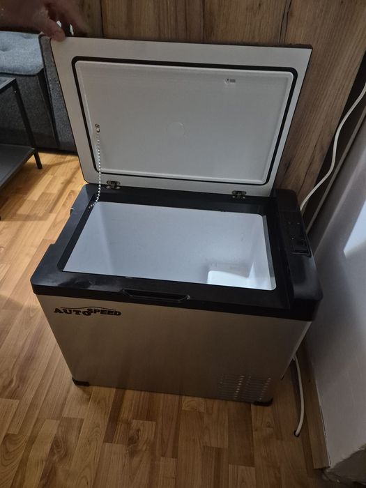 Lada frigorifica auto 50 L cu garanție