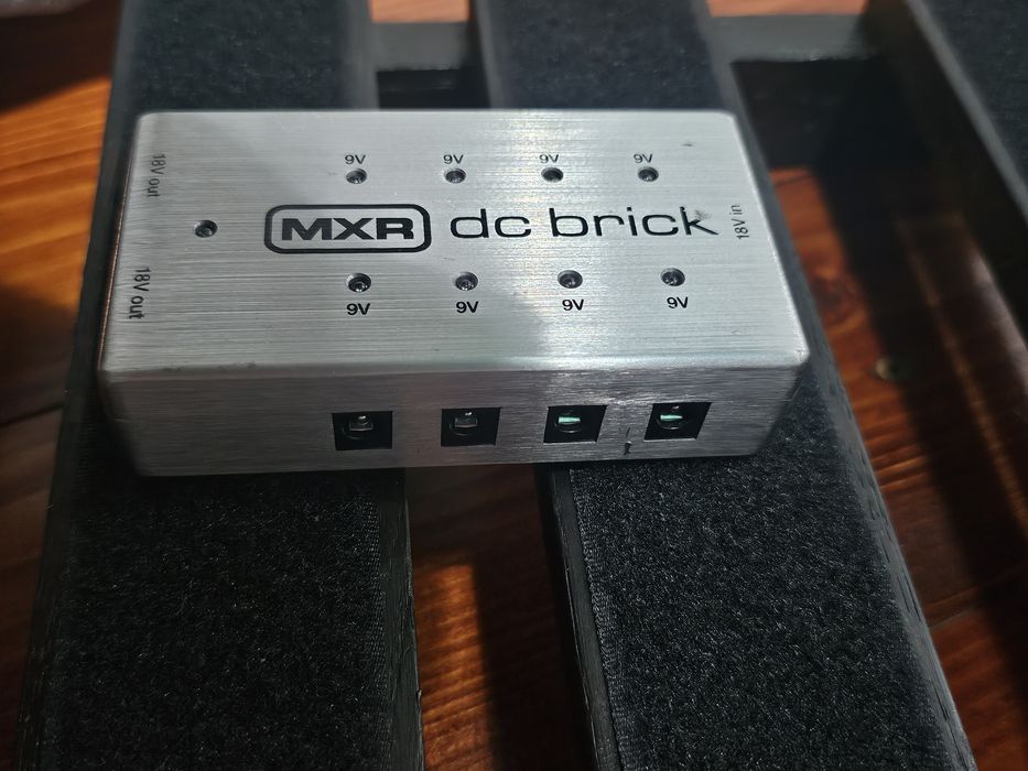 Sursa pedale MXR DC BRICK