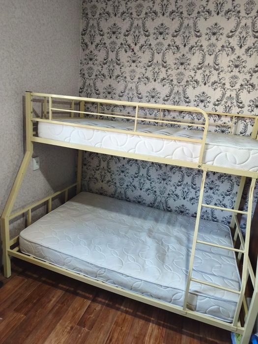 Двухъярусная кровать