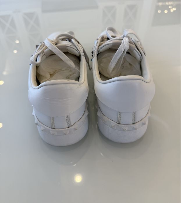 Продам кроссовки Valentino