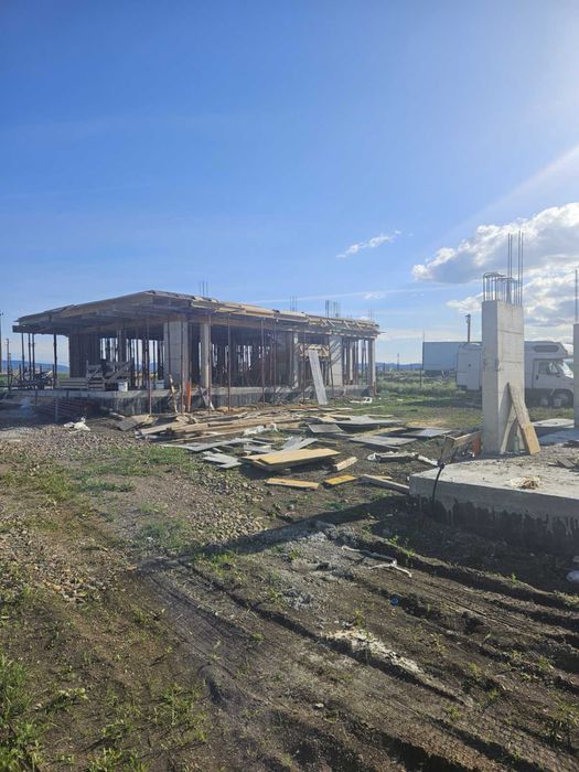 Продава се Къща в Костинброд - 227 кв.м за 1300 €/кв.м - Снимка #1