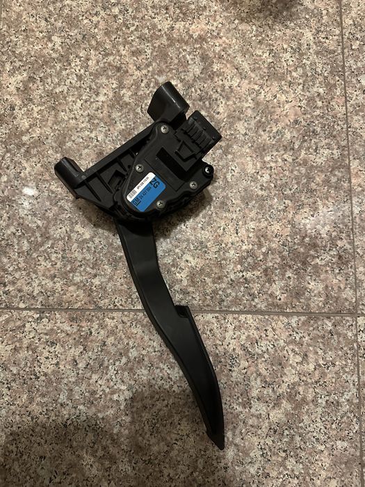 Педал газ от Opel Astra H 2.0t Z20LER