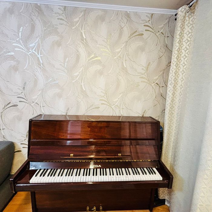Фортепиано RIGA в хорошем состоянии