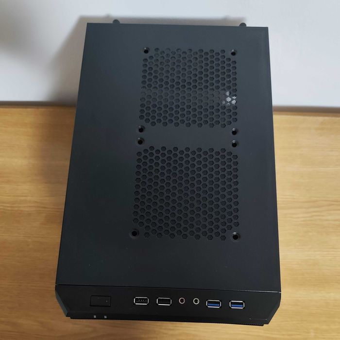 Carcasa PC Sharkoon+Cadou cooler intel nou