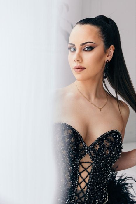 Офицялна абитюренска рокля