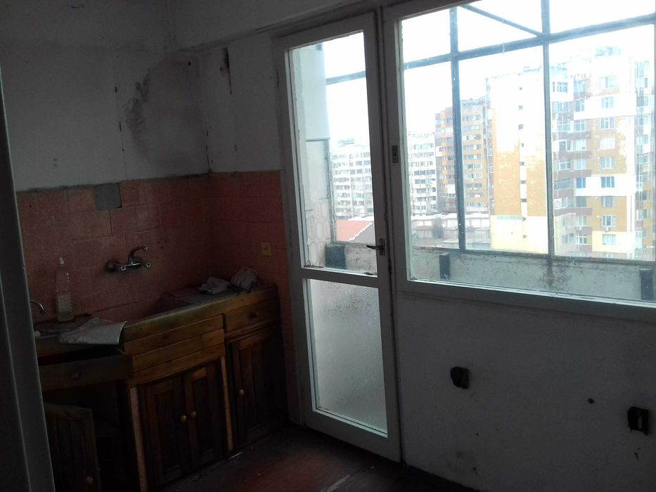 АПАРТАМЕНТ в гр. Сливен, жк”Сини камъни” бл.6