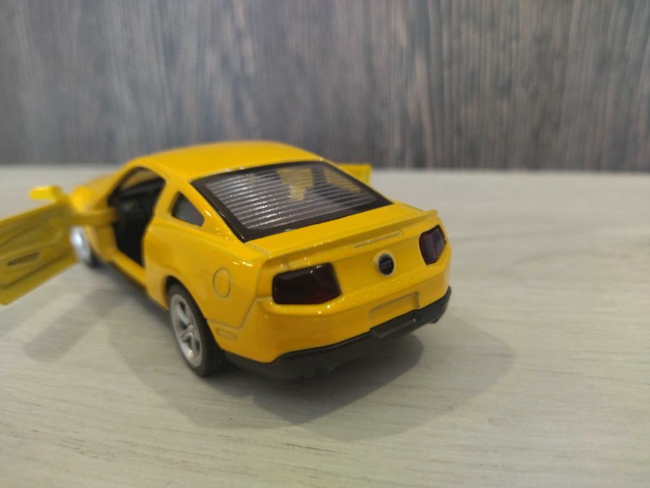 Метална количка Ford Mustang GT !!!