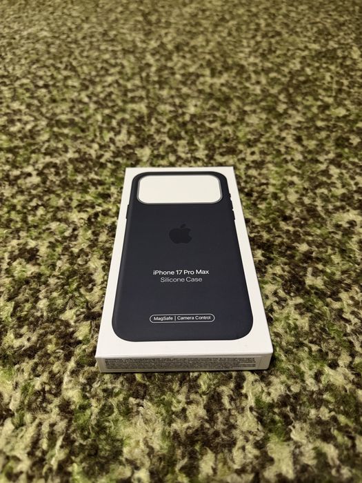 Силиконов черен кейс- Iphone 17 pro max