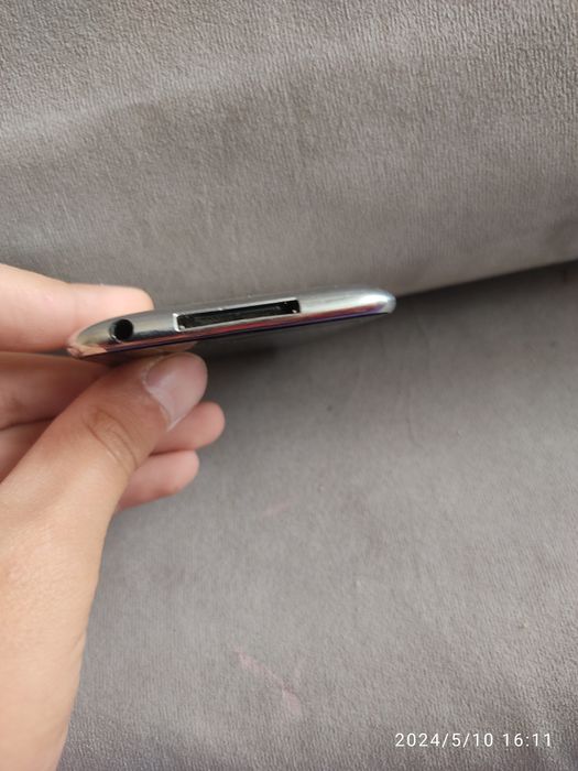 ipod 1 eng birinchi ayyifon