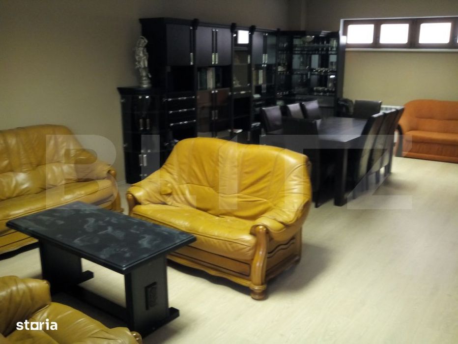 Casa de inchiriat, cu 10 camere, avand o suprafata de 611 mp in Oradea