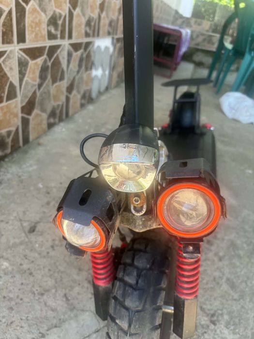 Trotinetă Electrică 800W | Alarmă | LED-uri Telecomandă | 40-50 km/h