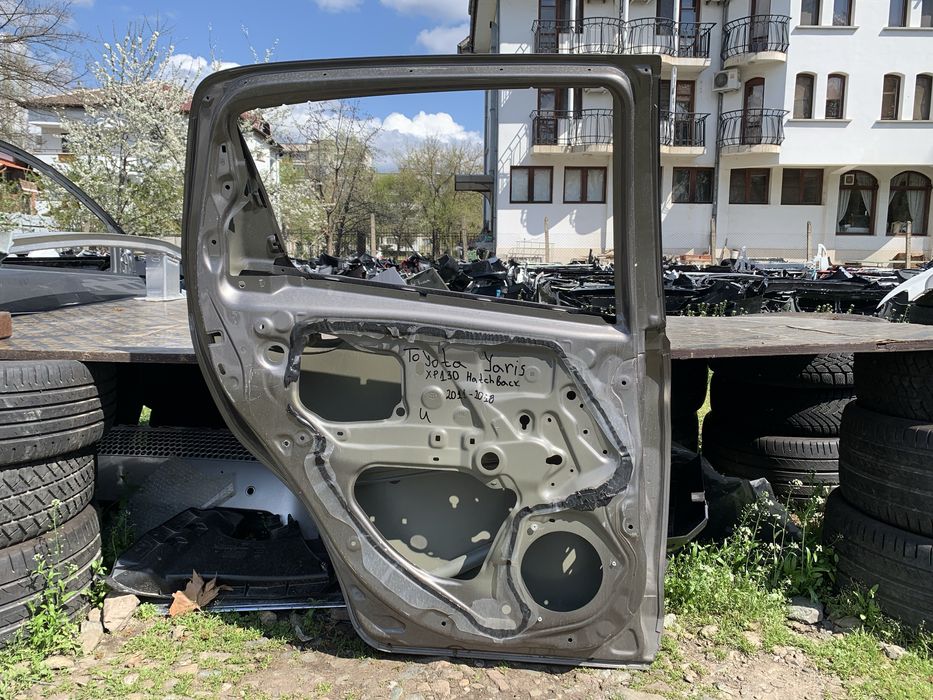 Врата Toyota Yaris